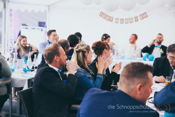 Die große Liebe heiraten, nichts schönes als das | (c) die Schnappschützen | #großeliebe #hochzeitsfotografie #hoczeitsreportage #storytelling #hochzeitsfotograf #weddingphotography #zülpichersee #strandhochzeit