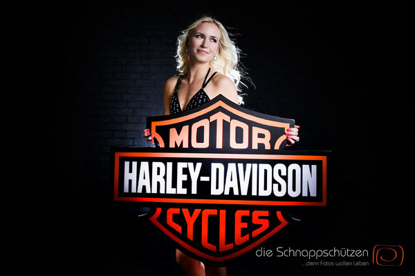 Aktshooting Köln - Harley Davidson Shooting - Bikergirl - (c) die Schnappschützen