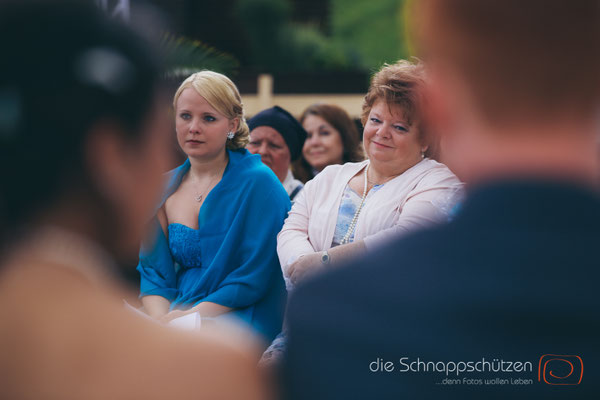 Die große Liebe heiraten, nichts schönes als das | (c) die Schnappschützen | #großeliebe #hochzeitsfotografie #hoczeitsreportage #storytelling #hochzeitsfotograf #weddingphotography #zülpichersee #strandhochzeit
