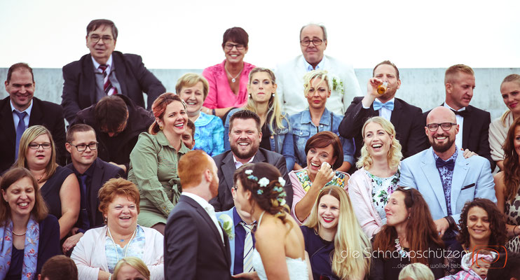 Die große Liebe heiraten, nichts schönes als das | (c) die Schnappschützen | #großeliebe #hochzeitsfotografie #hoczeitsreportage #storytelling #hochzeitsfotograf #weddingphotography #zülpichersee #strandhochzeit