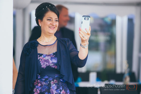 Die große Liebe heiraten, nichts schönes als das | (c) die Schnappschützen | #großeliebe #hochzeitsfotografie #hoczeitsreportage #storytelling #hochzeitsfotograf #weddingphotography #zülpichersee #strandhochzeit
