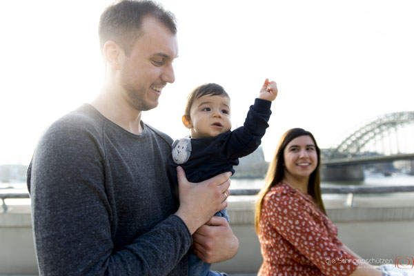 #familienshooting köln #hohenzollernbrücke #fotografköln #kölnfotos #tschüss köln #familienshootingkoeln #schnappschützen | (c) die Schnappschützen