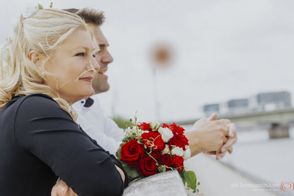 Corona-Hochzeit in Köln | #hochzeitköln #hochzeitsfotografieköln | (c) die Schnappschützen | www.schnappschuetzen.de