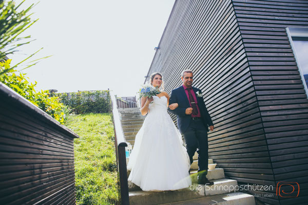Die große Liebe heiraten, nichts schönes als das | (c) die Schnappschützen | #großeliebe #hochzeitsfotografie #hoczeitsreportage #storytelling #hochzeitsfotograf #weddingphotography #zülpichersee #strandhochzeit
