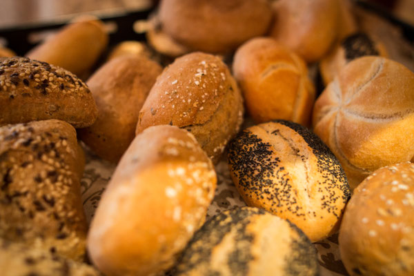 © Cafe Leonardo® - Brötchen, Toast, Brot und das klassische Frühstücks-Croissant