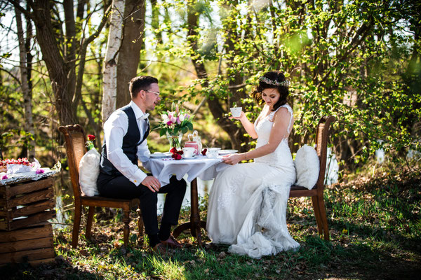 Hochzeitspaar in der Natur