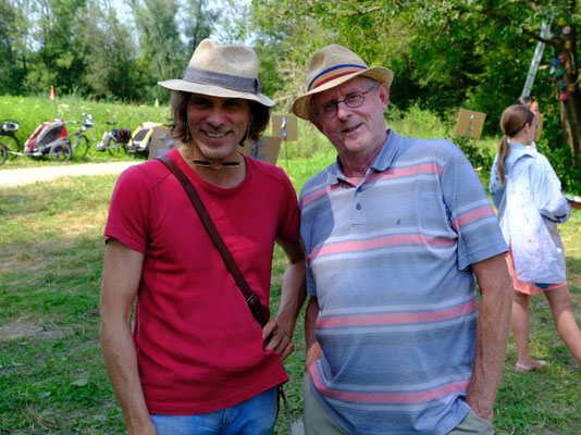 Dieter Runk (Sozialarbeiter) und Dieter Harlos (Vorsitzender BAR) - Foto: Viola Finger