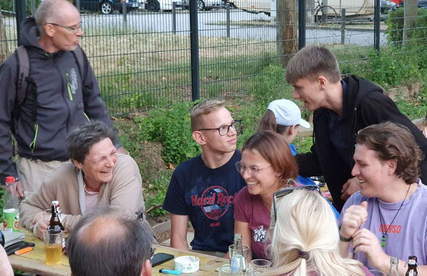 Es gibt viel zu lachen  - unsere Schauspielvolk ist in Stimmung