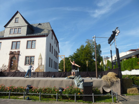 Gugg mal.... da steht ja ein BAUM