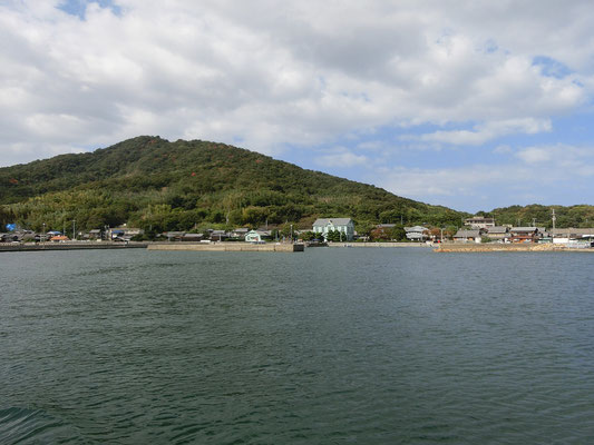 城の山と粟島海洋記念館