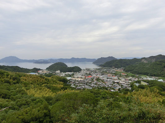 安神山展望台から瀬戸内海を見る