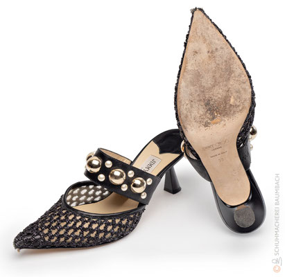 Damenschuh vor der Reparatur