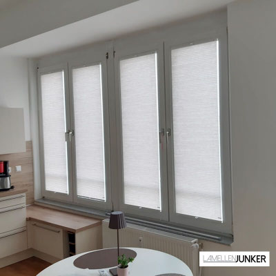 sonnenschutz-wabenplissees-als-sonnenschutz-am-fenster-lamellen-junker-main-kinzig-kreis