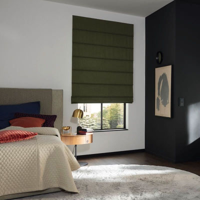 schlafzimmer-fenster-dekorieren-mit-jab-raffrollo-von-lamellen-junker