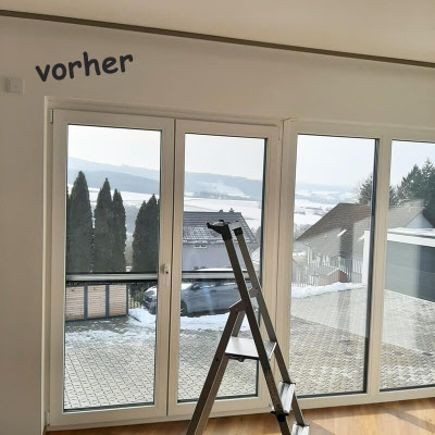 Großes bodentiefes Fenster vor der Gardinenmontage