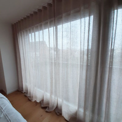 helle-schlafzimmer-gardinen-angefertigt-von-lamellen-junker