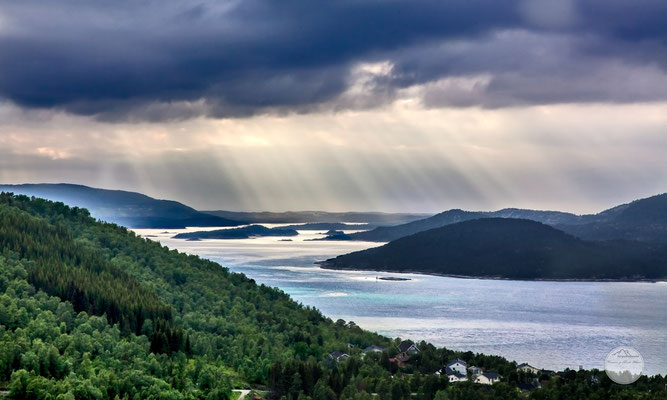 Bild: Nordnorwegen Halbinsel Hameroy, "rays", www.2u-pictureworld.de