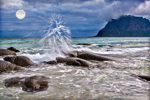 Bild: Utakleiv Lofoten Norwegen, "Explosion", www.2u-pictureworld.de