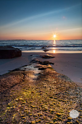 Bild: Strand von Utakleiv, Lofoten, Vestvagoya, Norwegen, "Farbenzunge", www.2u-pictureworld.de