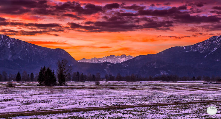 Bild: sunrise at Großweil, Bavaria Germany, "glance"; www.2u-pictureworld.de