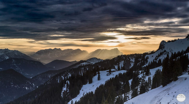 Bild: ski area Brauneck, Lenggries, Bavaria Germany, "border light", www.2u-pictureworld.de