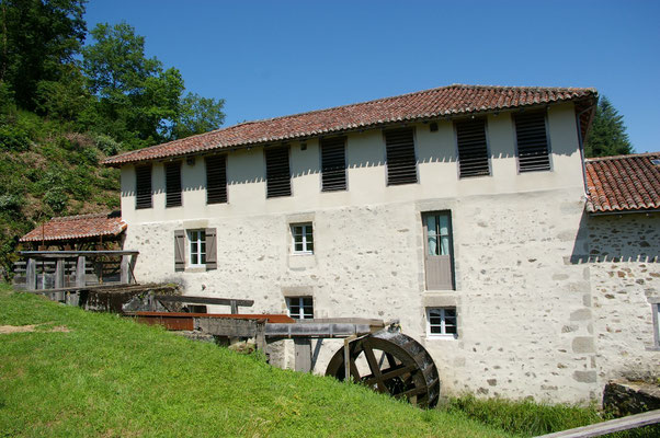 ... au Moulin du Got à Saint-Léonard-de-Noblat (lieu de visite, ateliers scolaires... à ne pas manquer !).