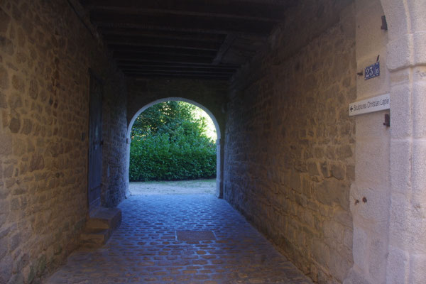 Le passage menant de la cours du couvent à la rue des Ursulines.