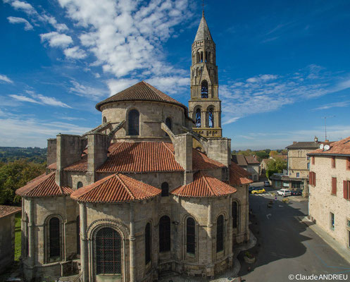 Sur les chemins de Saint-Jacques-de-Compostelle... la collégiale Saint-Léonard, monument majeur...