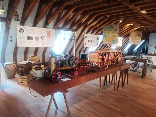 Maquette de batteuse qui s'animera pendant l'exposition grâce au savoir-faire de Serge Duprat, passionné et collectionneur d'outils anciens !