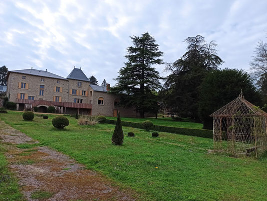 La maison et le parc Jane Limousin, espaces publics (Maison France Services et jardin public).