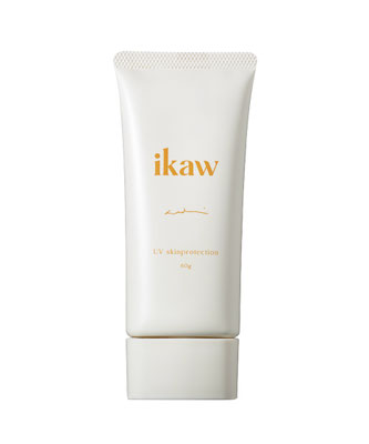 ikaw UV skinprotection 日焼け止め美容液 税込 ¥4,840 ( 税抜 ¥4,400) / 60g  美容成分をたっぷりと配合。肌にすっと馴染む、質感、使 いやすさ、香り。ikaw らしいまるでスキンケアな UV アイテム。 SPF30 PA +++