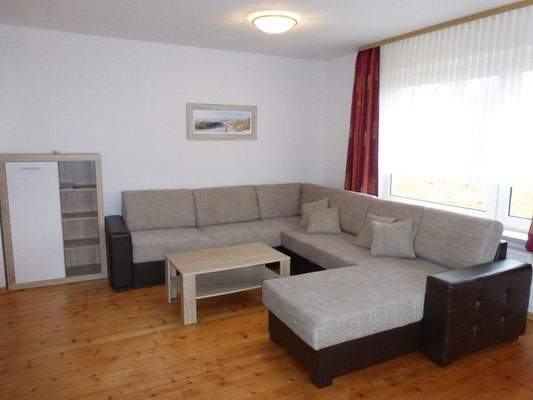 Ausziehbares Sofa im Wohnzimmer 