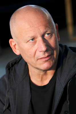  Künstlerporträts für Wolfgang Tiemann