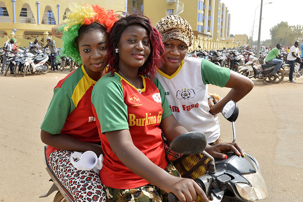 Supportrices des Étalons. Équipe nationale de football du Burkina Faso