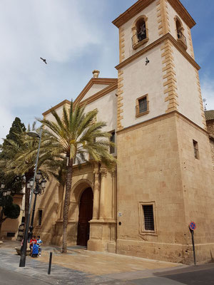 eine der vielen Kirchen in Lorca