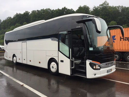 28.06.2018, Setra S 515 HD, Neu-Ulm > Frankfurt