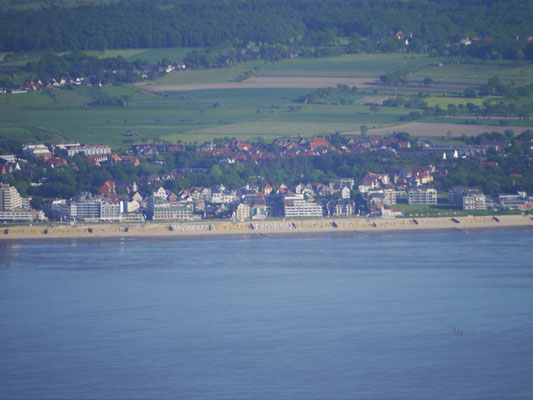 Der lange Sandstrand von Cuxhaven Duhnen, direkt vor den Ferienwohnungen