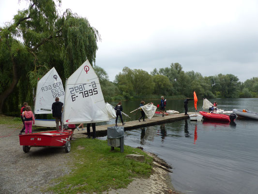 Segelboote am Steg