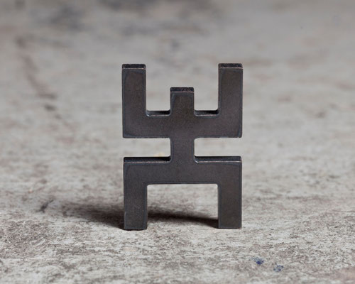 L'humain (acier découpé)