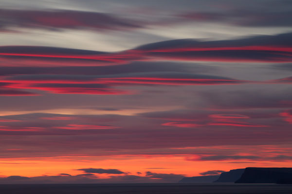 Vor Sonnenaufgang am Latrabjarg