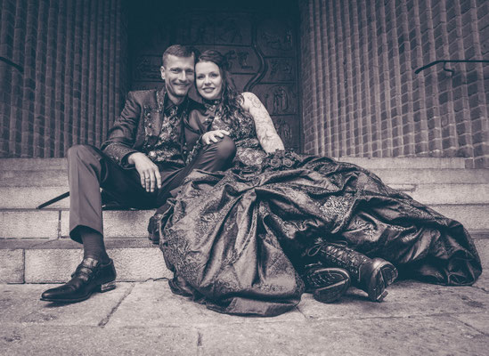 black wedding, gothic weddingdress