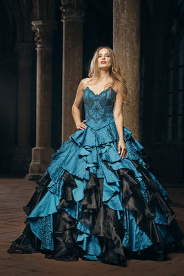 Stage outfit luxury, met gala dress