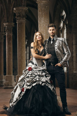 extravagant wedding couple, stageoutfits