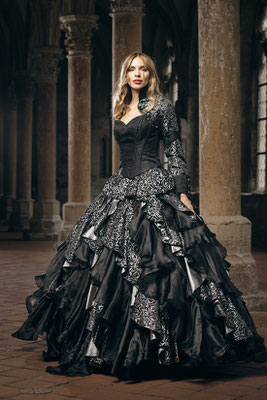 Extraordinary Wedding Fashion - Upscale wedding suits and Extraordinary Wedding Fashion - Upscale wedding suits and