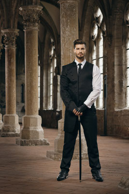 extraordinary outfits, designer outfits met gala