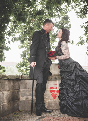 steampunk wedding, gothic weddingdress, gothic groom