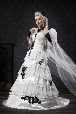 Black Weddinggowns - Upscale wedding suits and wedding dresses