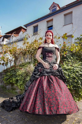 black wedding, gothic weddingdress
