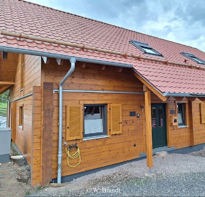 Holzblockhaus bauen: Ökologisch, aufwendig und zukunftsweisend 