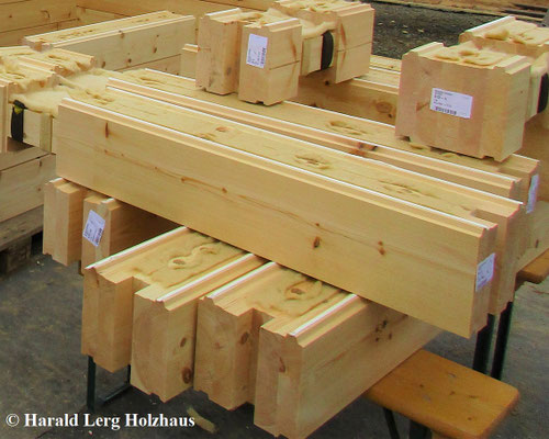 und der Holzhaus-Bausatz aus Finland ist in Deutschland auf der Baustelle angekommen ...